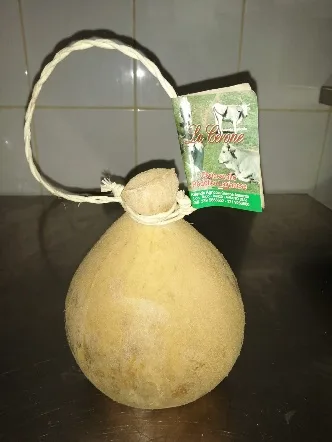 Caciocavallo podolico di Laviano stagionatura 4/6 mesi Cerone