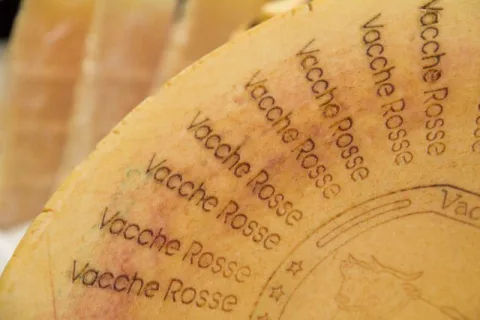 Parmigiano Reggiano Vacche Rosse Parmigiano Vacche Rosse
