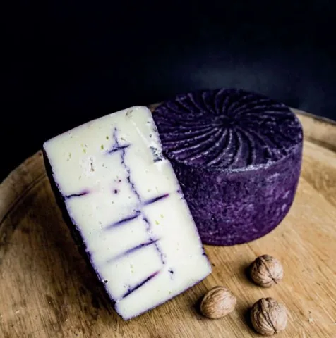 Mosto formaggio al vino Alta Mangiuria