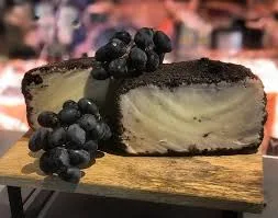Pecorino di Bagnoli Irpino affinato alla birra conservato in farro Raiamagra
